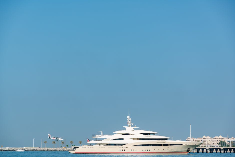  Kreuzfahrtschiff Tiefgang im Wasser