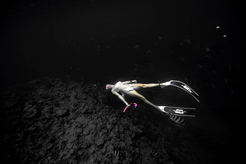 Tiefe von U-Booten erforschen